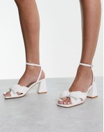 mid heel sandals with bow in white