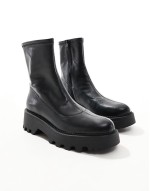 chunky flat boot in black