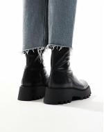 chunky flat boot in black