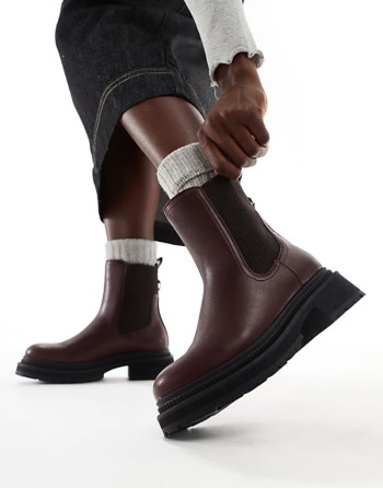 Becky chunky mid ankle chelsea boots in burgundy