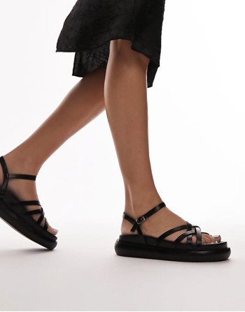 Junior strappy flatform sandal in black