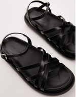 Junior strappy flatform sandal in black