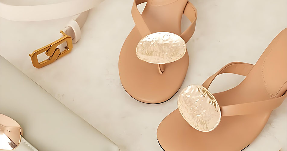 Heated trim detail toe thong mid sandals in camel